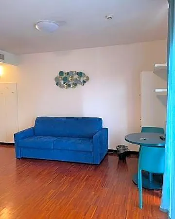 Camplus Lambrate Casa Per Ferie Milán
